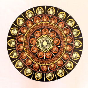 Beistelltisch mit Gelb-Braun Mandala Motiv