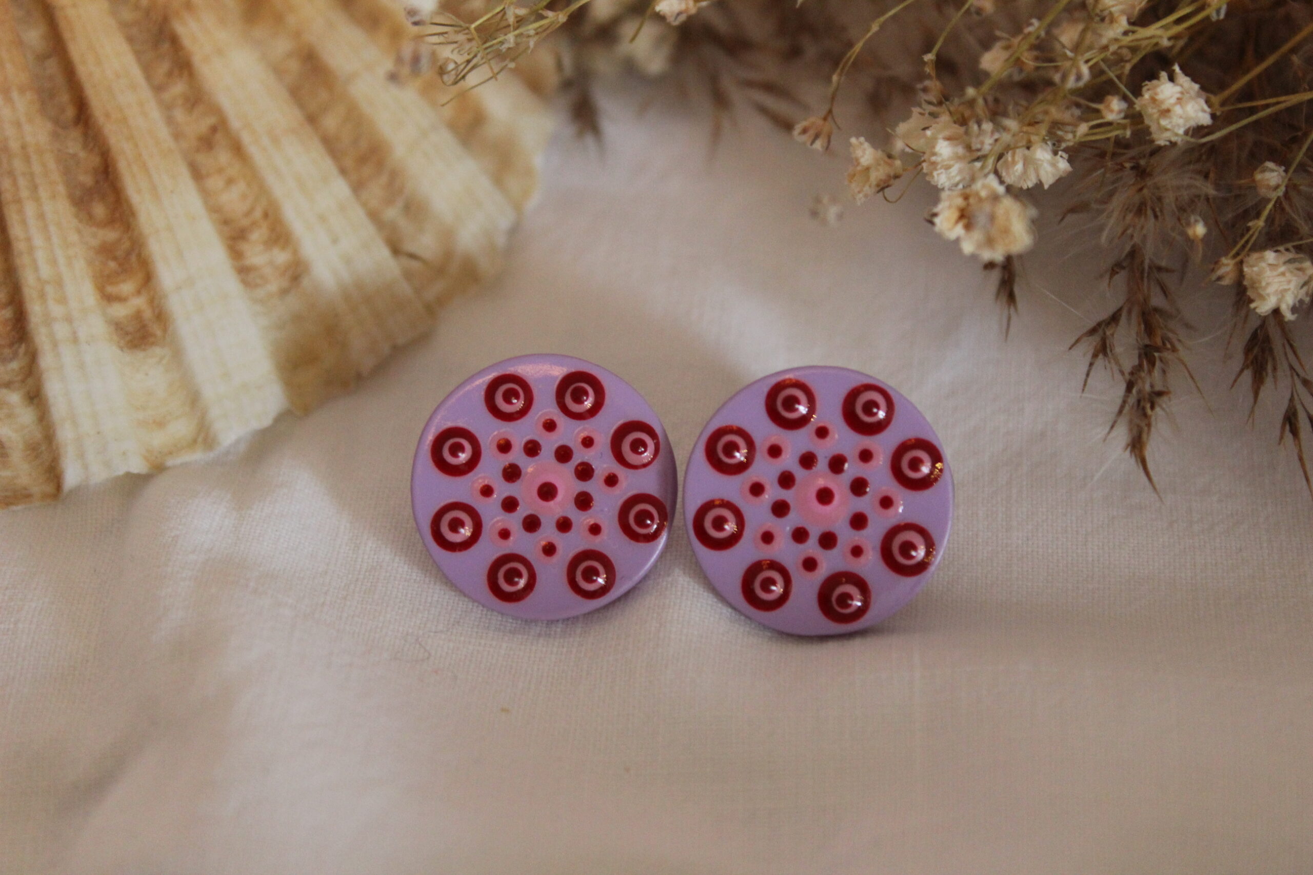 Das ideale Geschenk für alle, die handgefertigten, farbenfrohen Schmuck lieben.