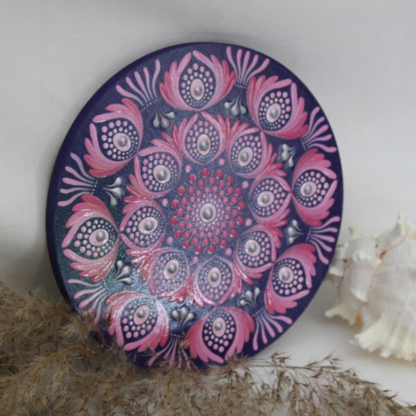 Perfekte Geschenkidee: handgemaltes Mandala mit Schutzlack versiegelt