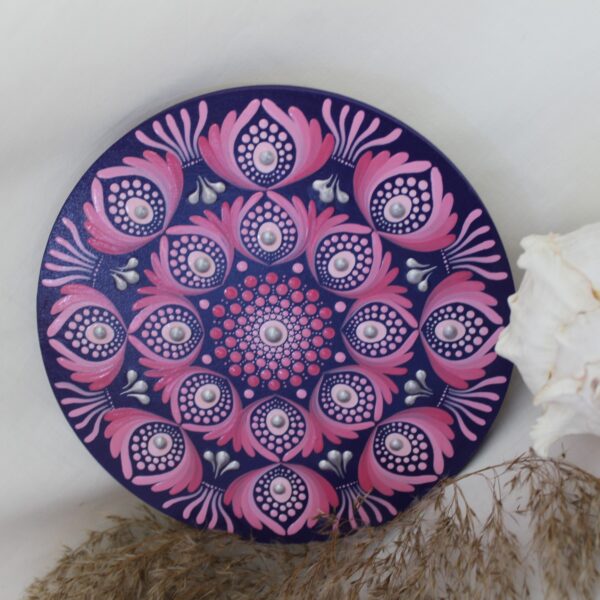 Handgemaltes Mandala Wandbild in Pink und Violett – detailreich und einzigartig
