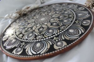 Einzigartiges Mandala-Kunstwerk mit harmonischer, beruhigender Ausstrahlung