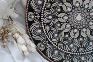 Mandala-Wandbild als stilvoller Blickfang und energetischer Akzent